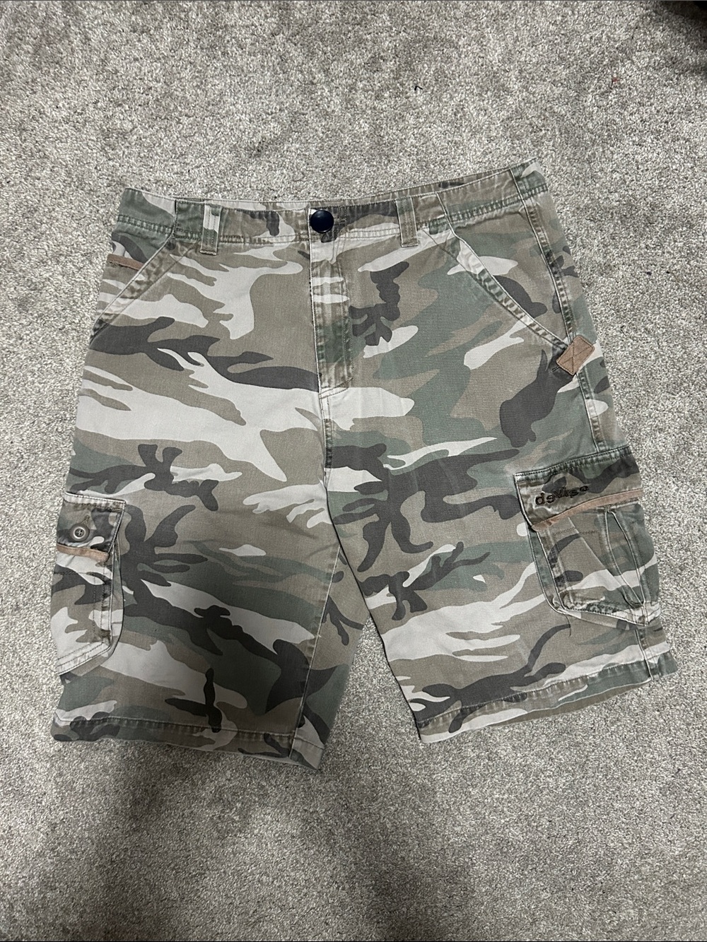 Y2K DeVISE Camo Baggy Cargo Dad Shorts - Picture 4 of 7